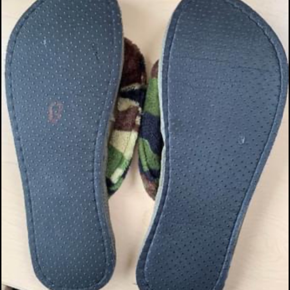 Fuzzy flip flops - Picture 2 of 2